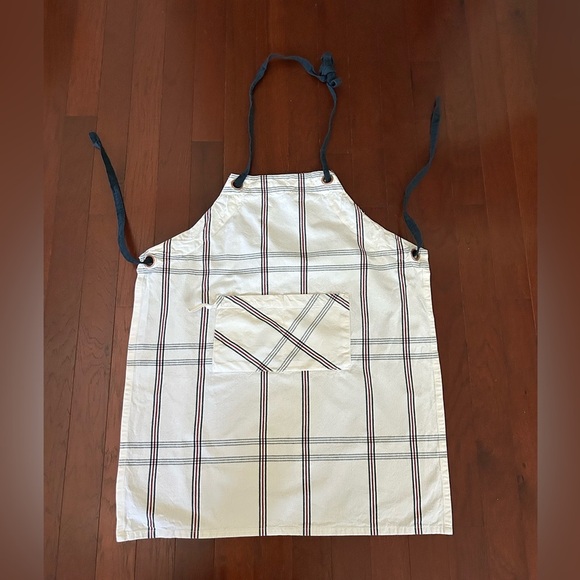 Hearth & Hand with Magnolia Kitchen Aprons high quality 100% cotton adult size - Picture 1 of 8